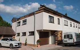 Hochwertige und moderne Ferienwohnung Huber